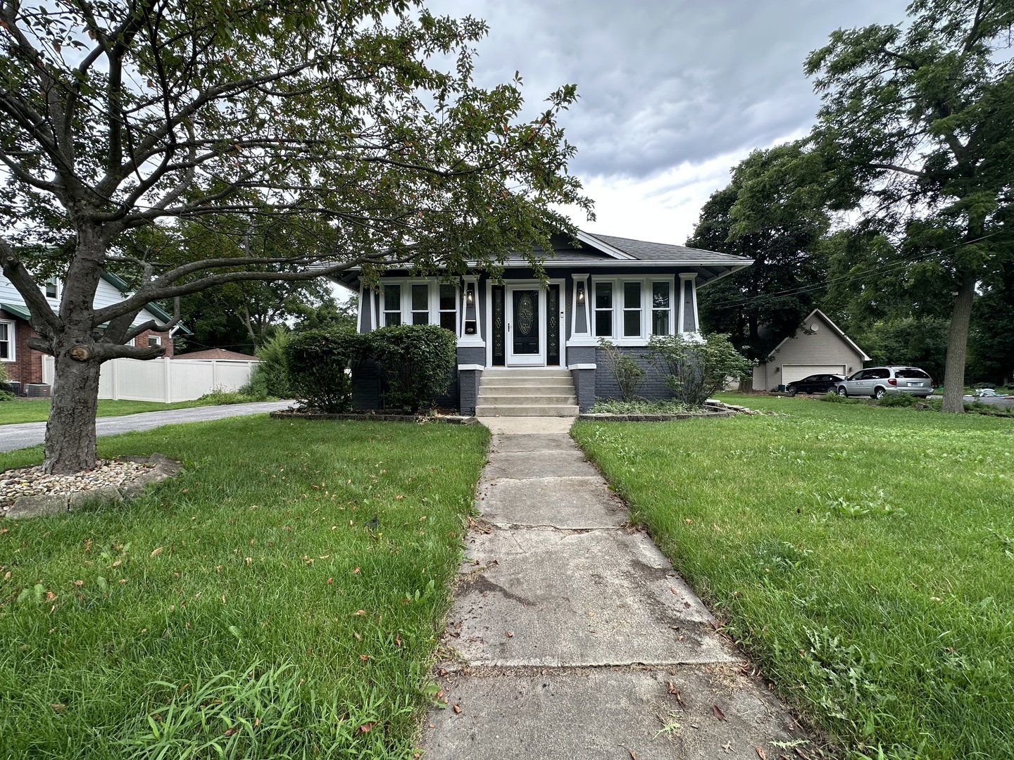Property Photo:  1034 N 5th Avenue  IL 60174 