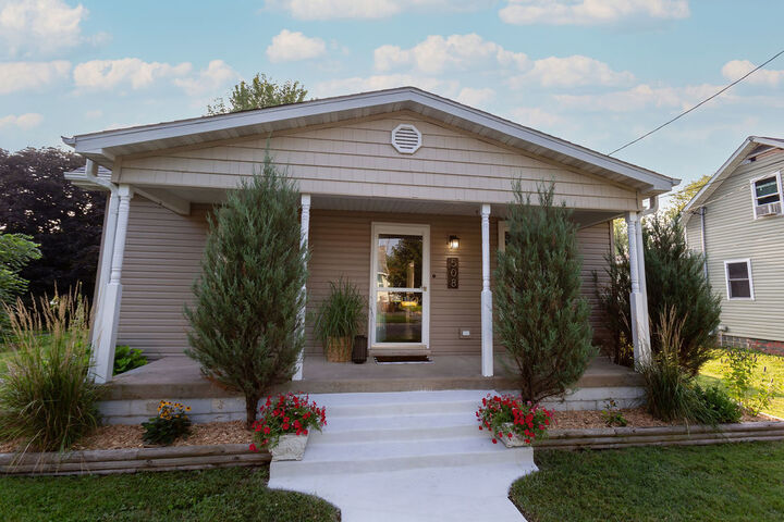 508 N State Street  Roanoke IL 61561 photo