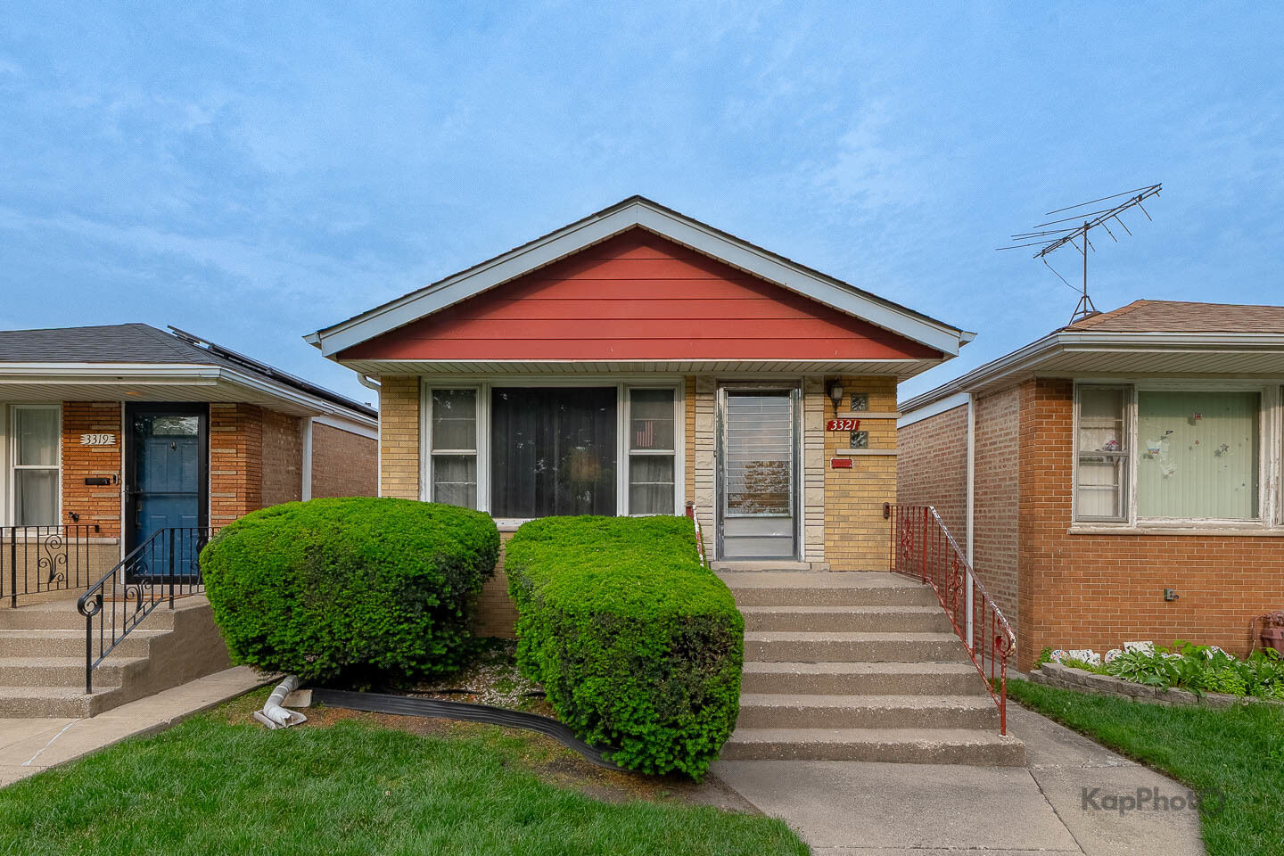 Property Photo: 3321 S Seeley Avenue IL 60608
