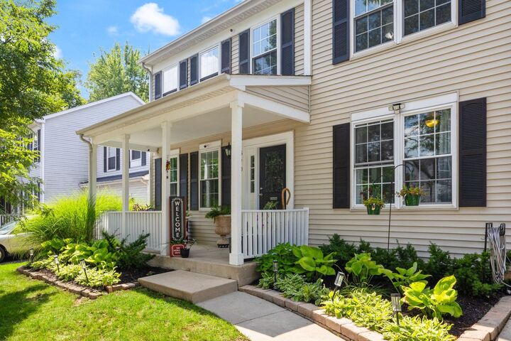 Property Photo:  570 Truman Drive  IL 60543 