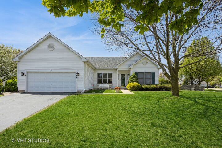 Property Photo: 1496 Trailwood Drive IL 60014