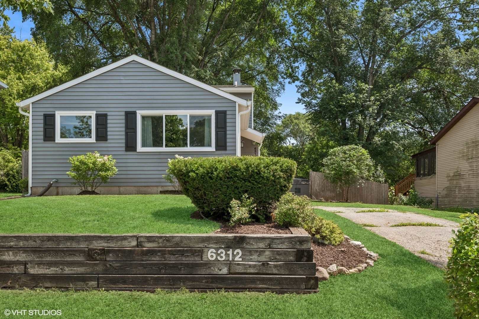 Property Photo: 6312 Hilly Way IL 60013