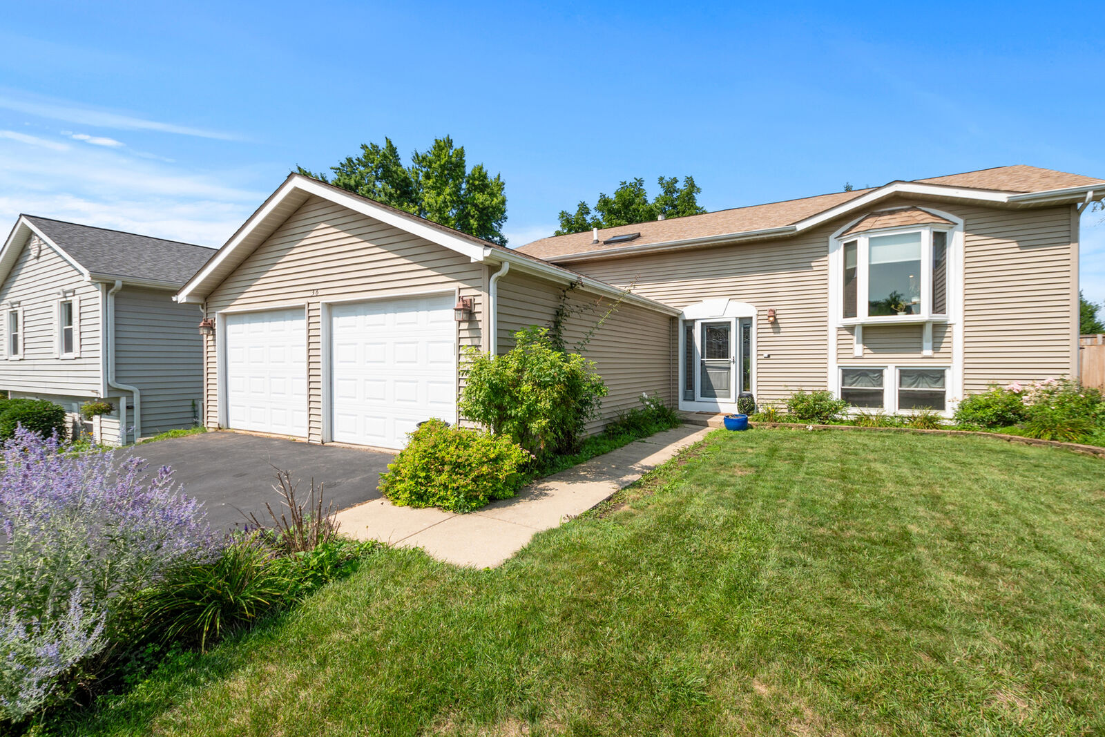Property Photo:  36 Evergreen Drive  IL 60107 