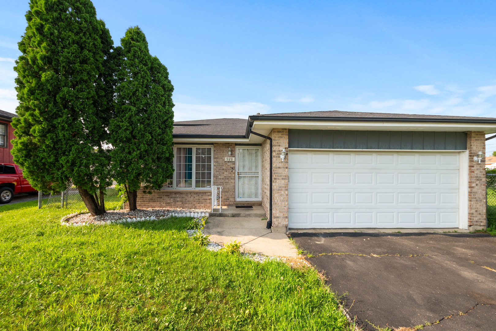 Property Photo:  928 E 153rd Street  IL 60426 