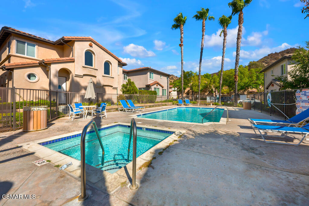 Property Photo:  21123 Avenida De Sonrisa  CA 91350 