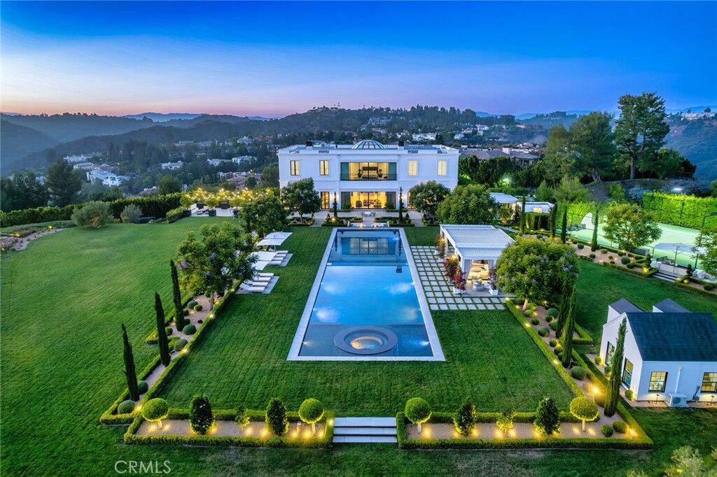 Property Photo:  2100 Stratford Circle  CA 90077 