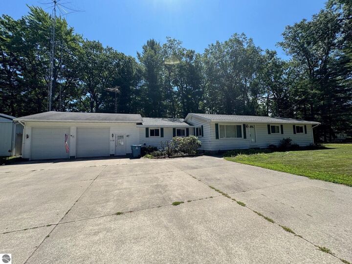 112 Vienna Street  Houghton Lake MI 48629 photo