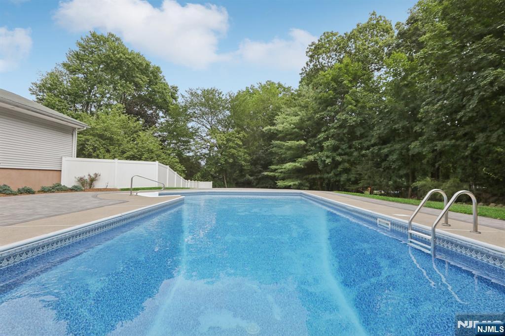 504 Oldwoods Road  Wyckoff NJ 07481 photo
