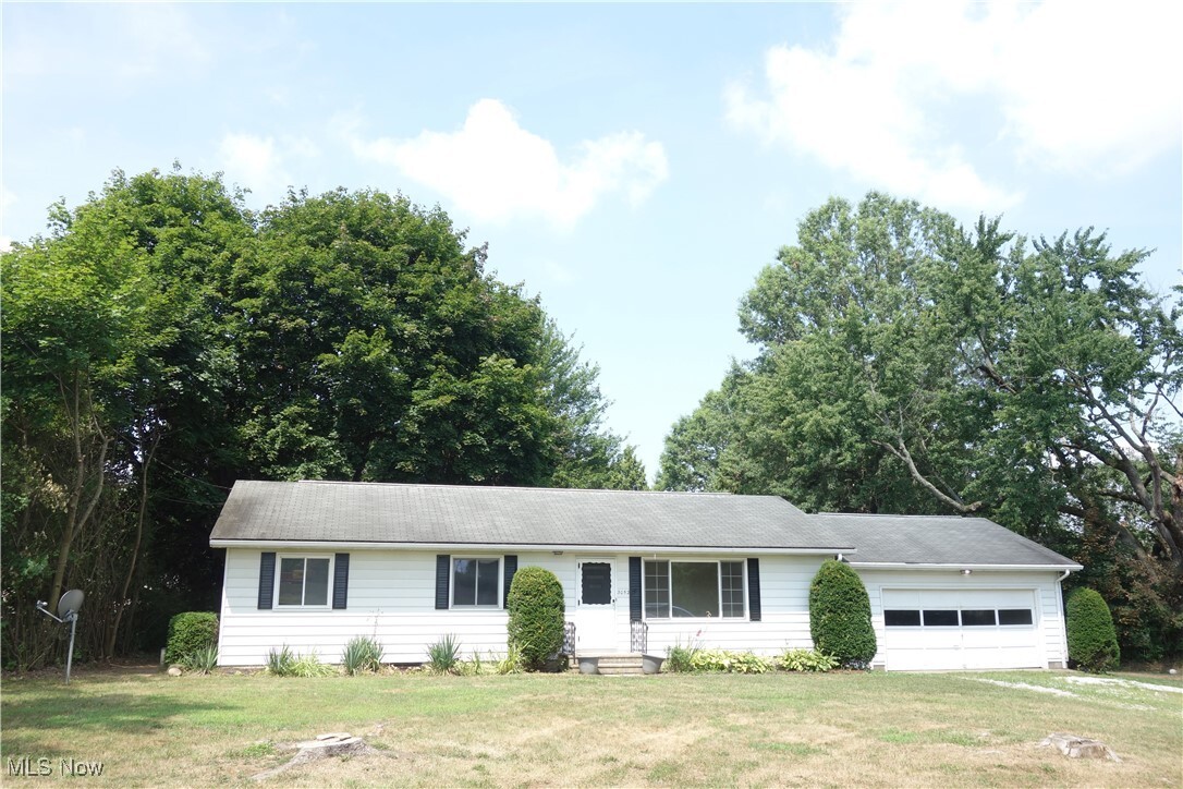 Property Photo:  3052 S Prior Road  OH 44319 