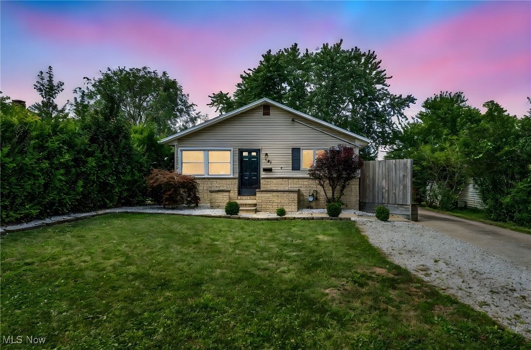 Property Photo:  321 Jackson Street  OH 44256 