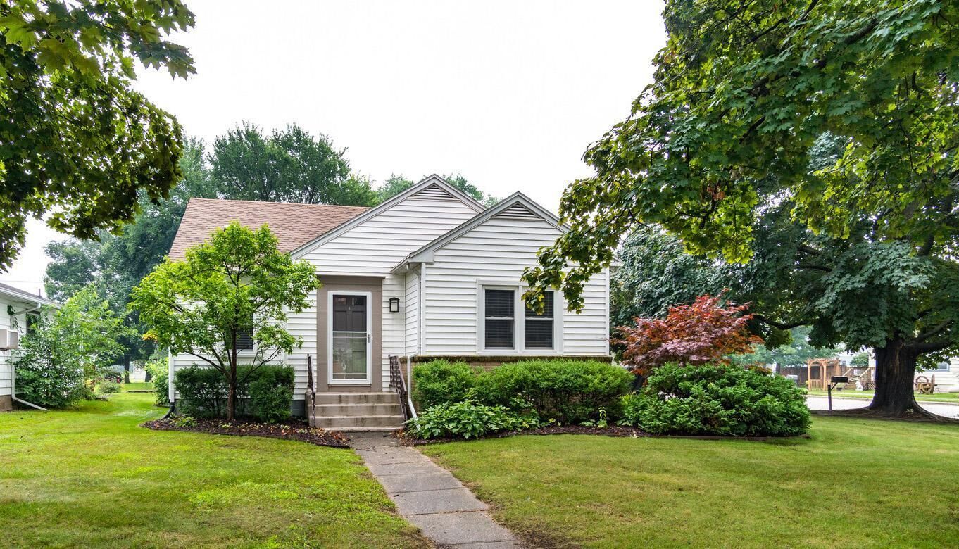 Property Photo: 302 N Walnut Street MN 55947