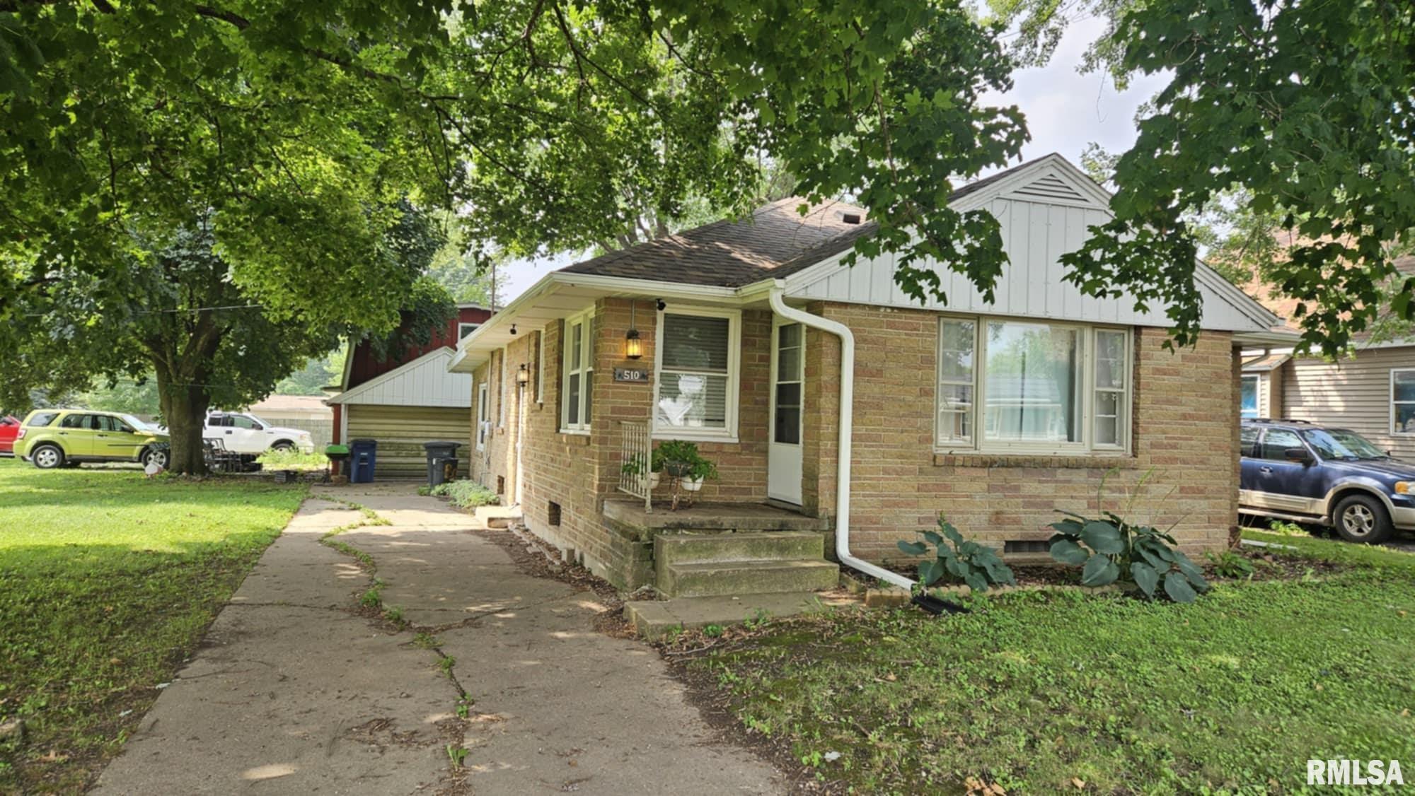 Property Photo:  510 W Myrtle Street  IL 61520 