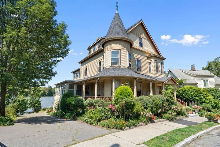 20 Crystal Street 2  Melrose MA 02176 photo