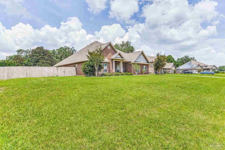 Property Photo: 6053 Grey Moss Blvd FL 32570
