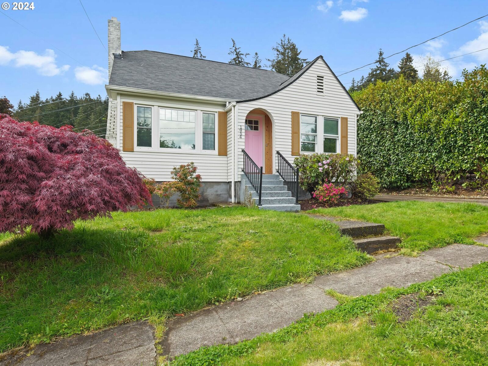 Property Photo:  1954 Buck St  OR 97068 