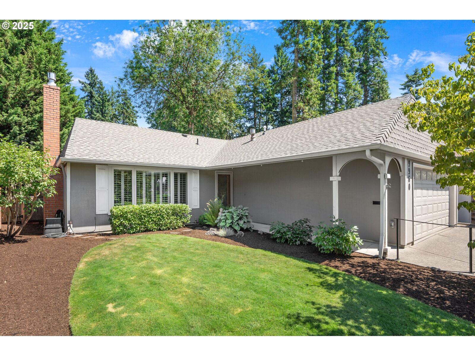 Property Photo: 9960 SW Century Oak Dr OR 97224