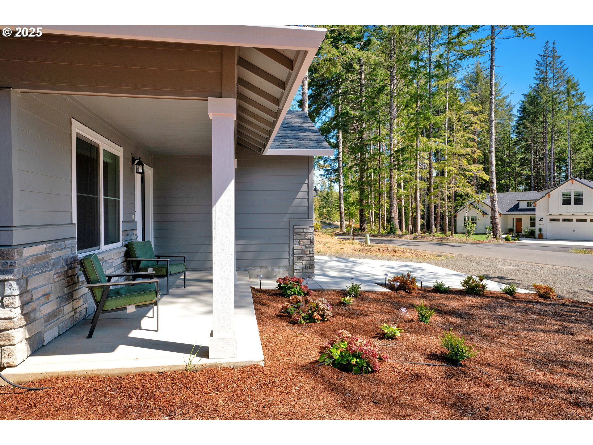 Property Photo:  6010 Little Woahink Dr  OR 97439 