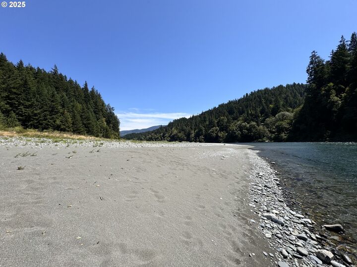 Property Photo: Silver Creek Rd 2 OR 97444