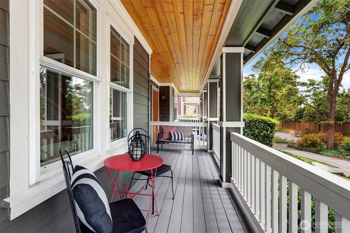 Property Photo: 5807 B 55th Avenue NE WA 98105