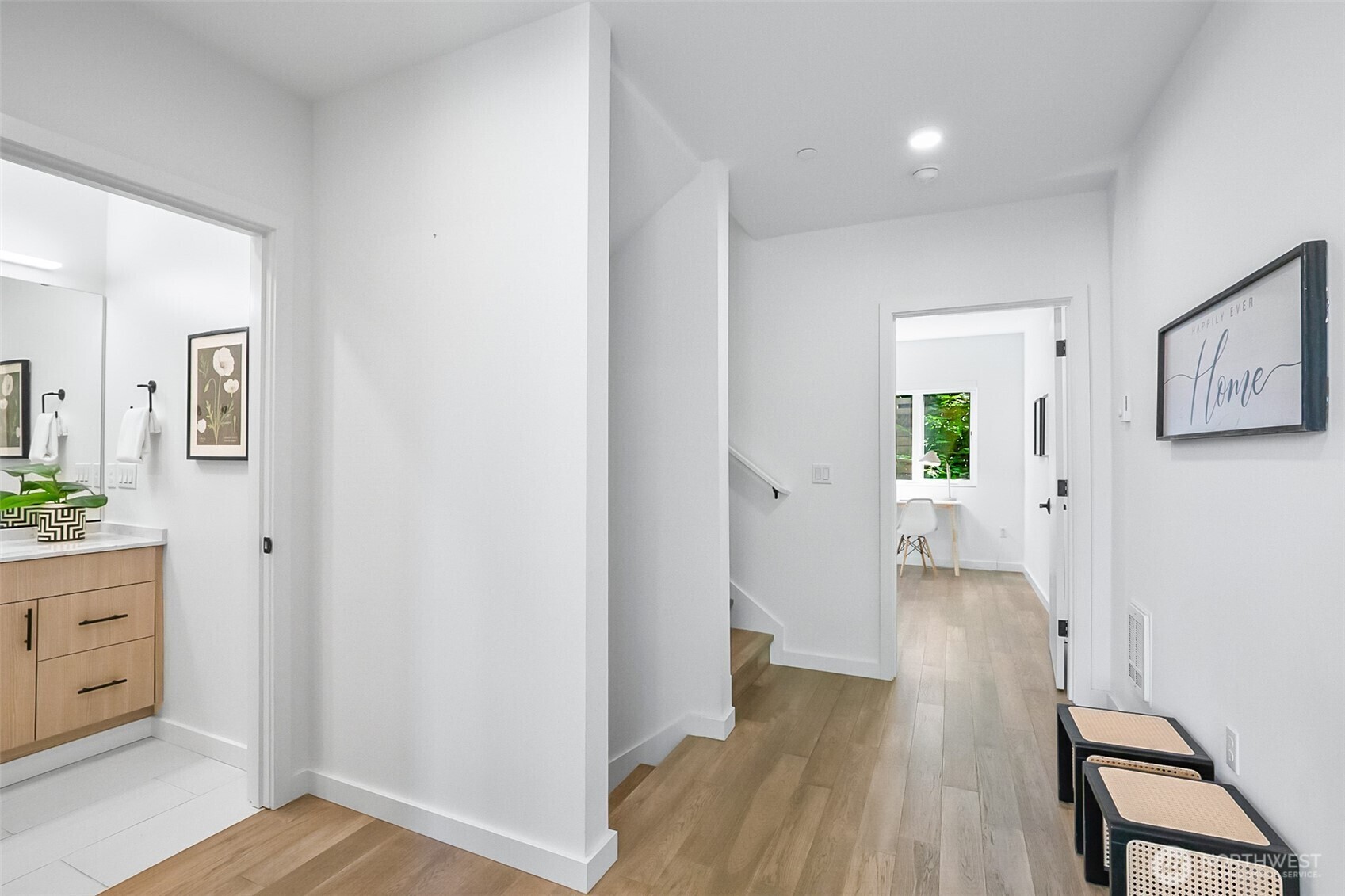 Property Photo:  6562  Ravenna Avenue NE  WA 98115 