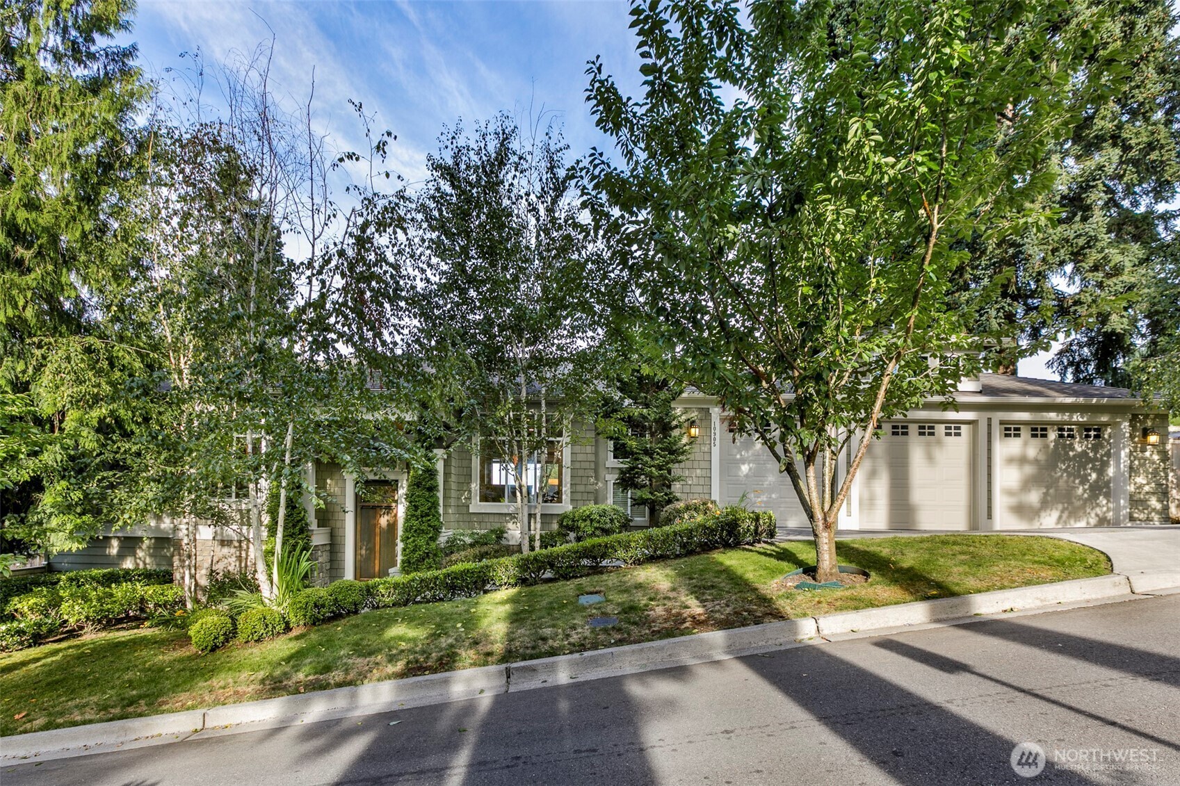 Property Photo: 10905 102nd Avenue NE WA 98033