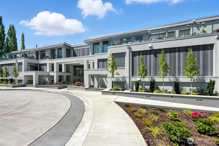 Property Photo: 225 2nd Street S A-1 WA 98033