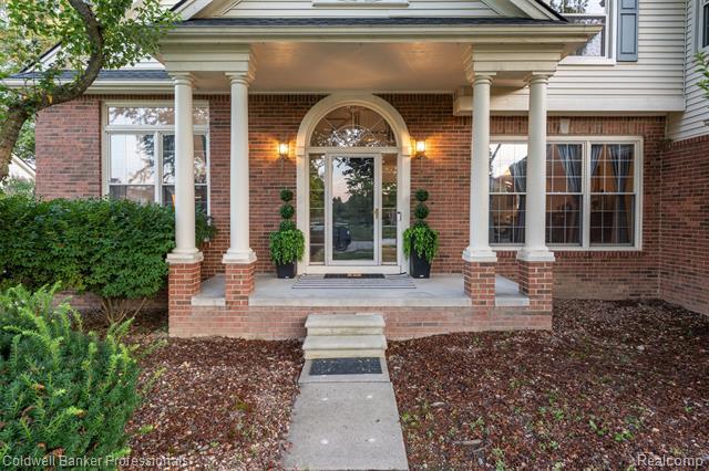 Property Photo: 46969 Glastonbury Drive MI 48188
