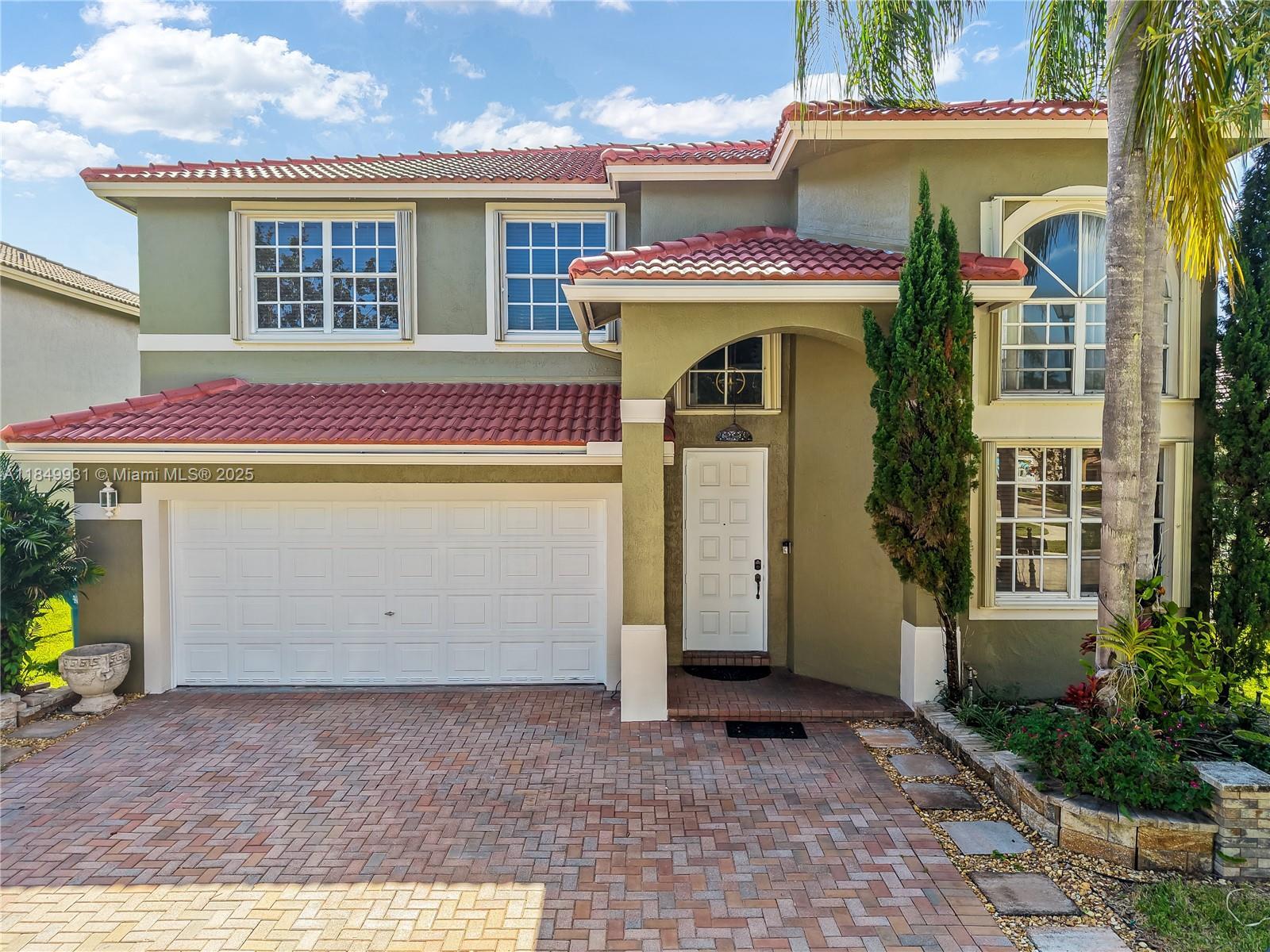 Property Photo: 4025 Sapphire Ln 4025 FL 33331