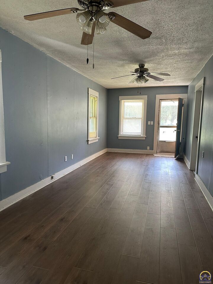 Property Photo: 628 East St KS 66801