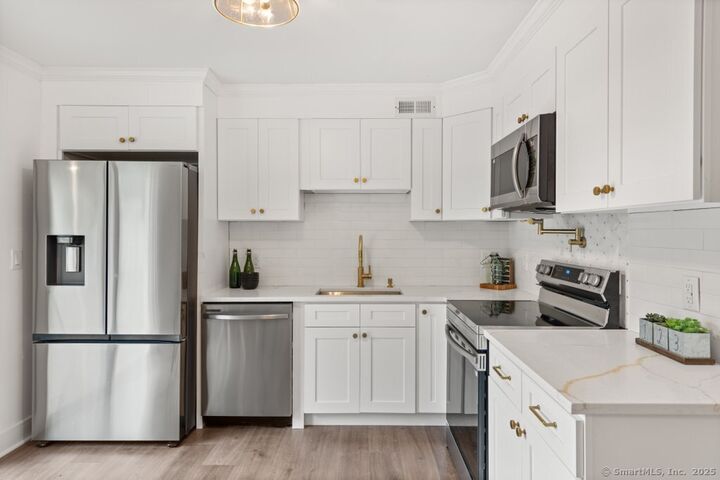 Property Photo:  84 Dalton Road  CT 06460 