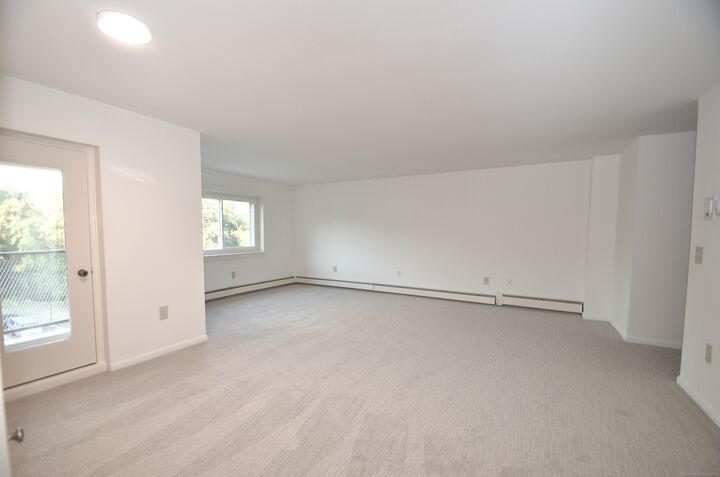 Property Photo: 3900 Park Avenue 6L CT 06604