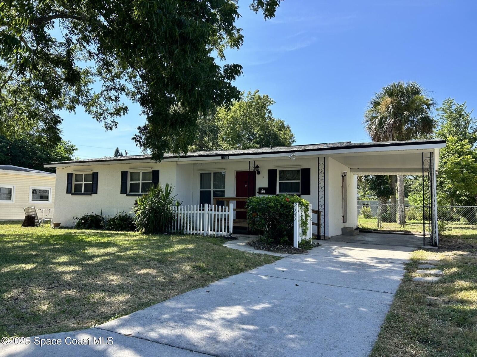 Property Photo:  2545 Johnson Drive  FL 32796 