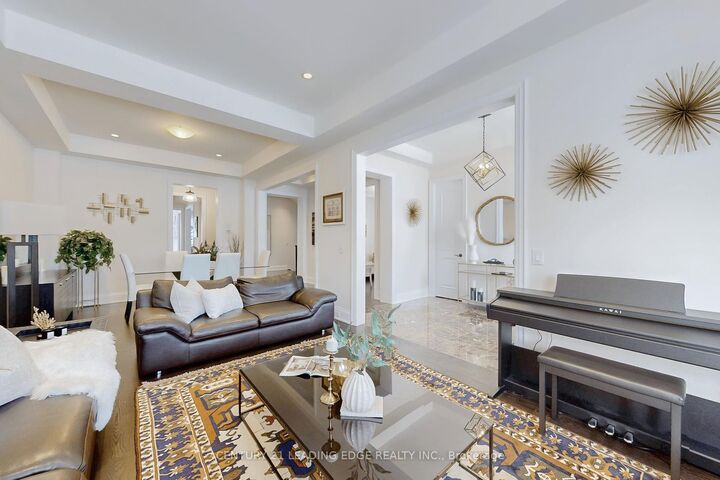 Photo de la propriété:  77 Chuck Ormsby Crescent  ON L7B 0A9 