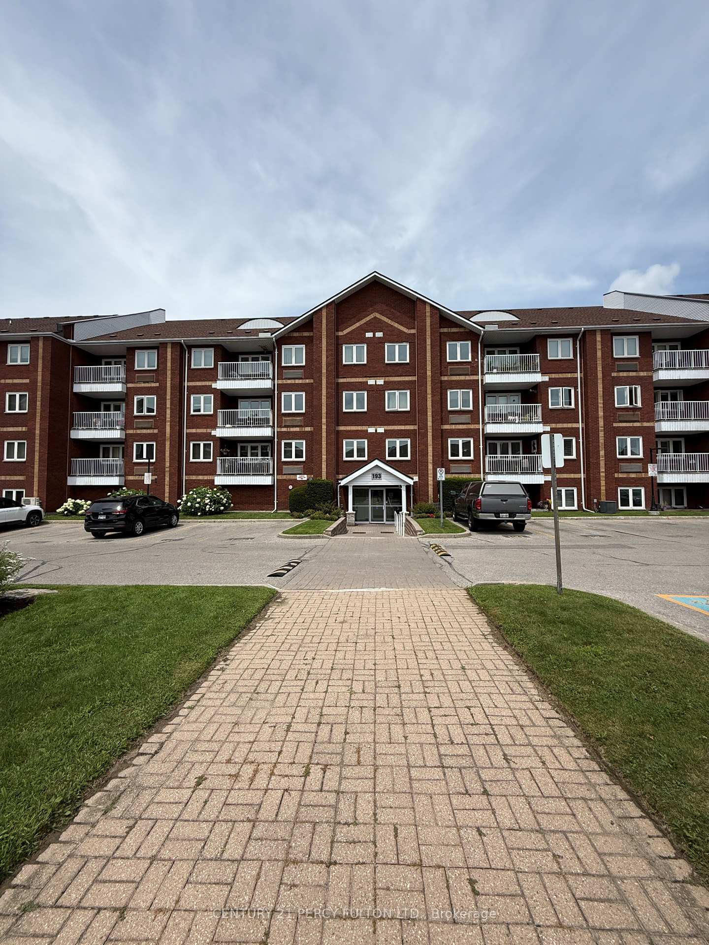 Photo de la propriété:  193 Lake Driveway N/A W 420  ON L1S 7H8 