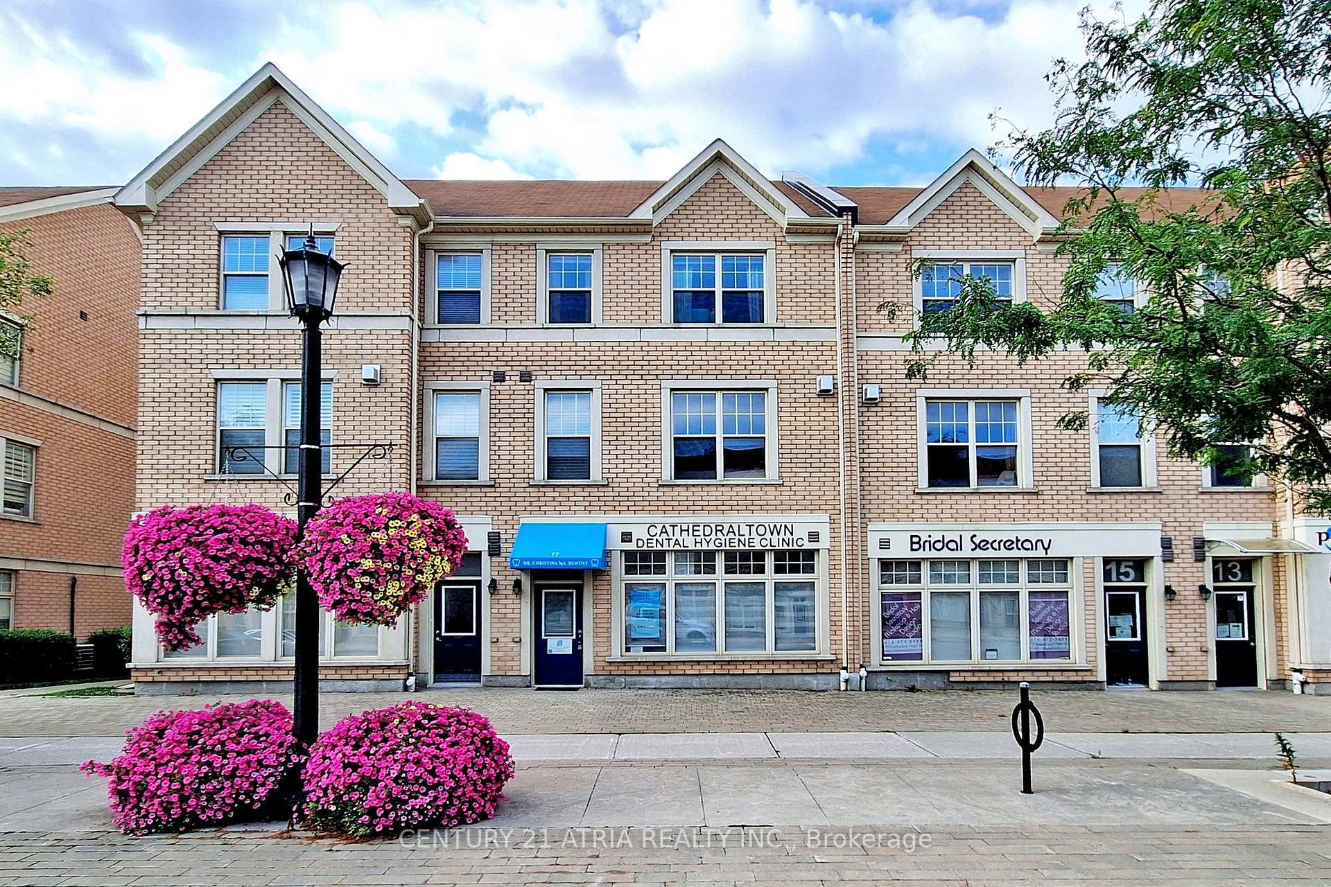 Property Photo: 17 Cathedral High Street ON L6C 0N9