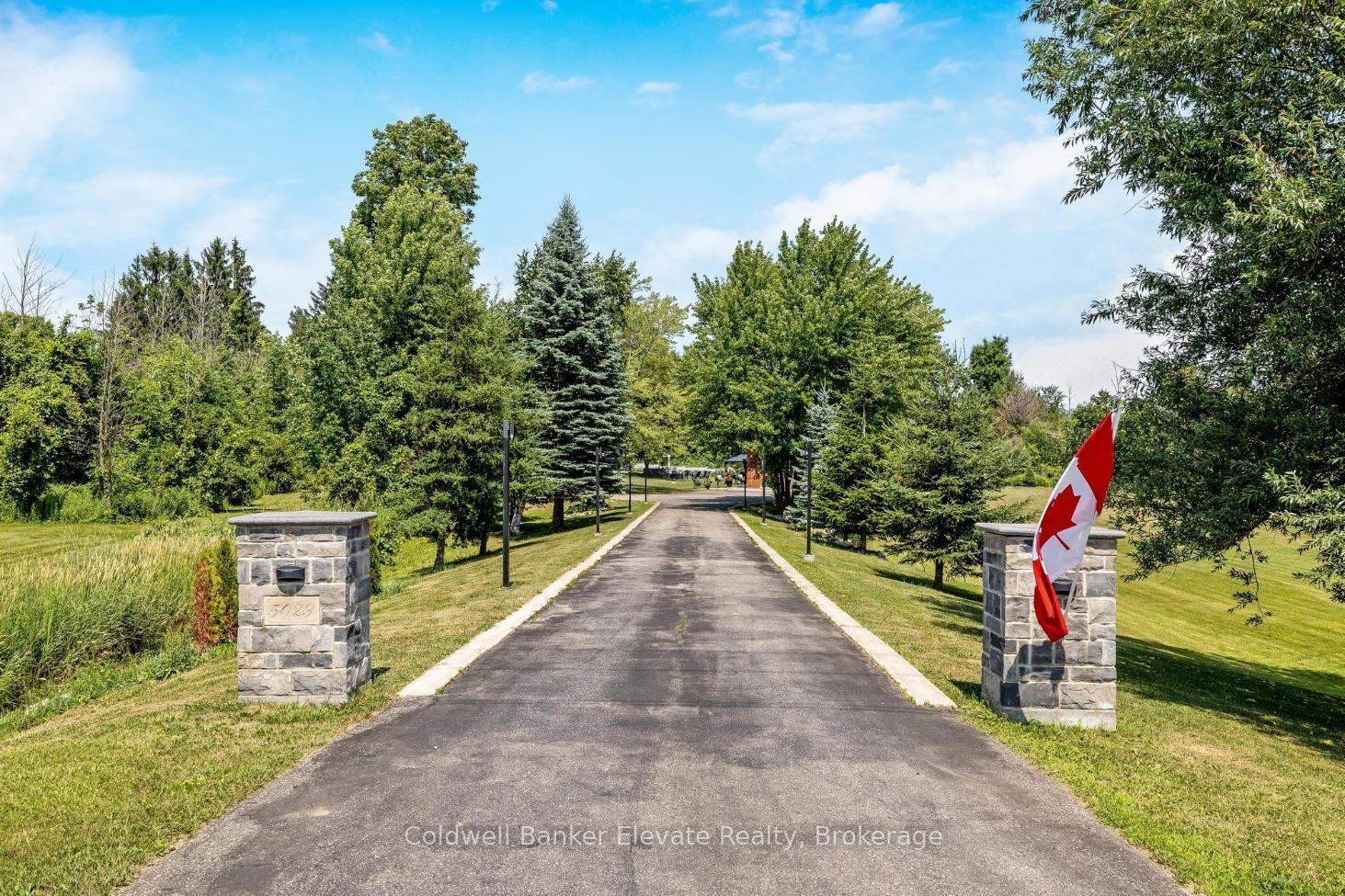 Photo de la propriété: 5029 Trafalgar Road ON L7G 4S4