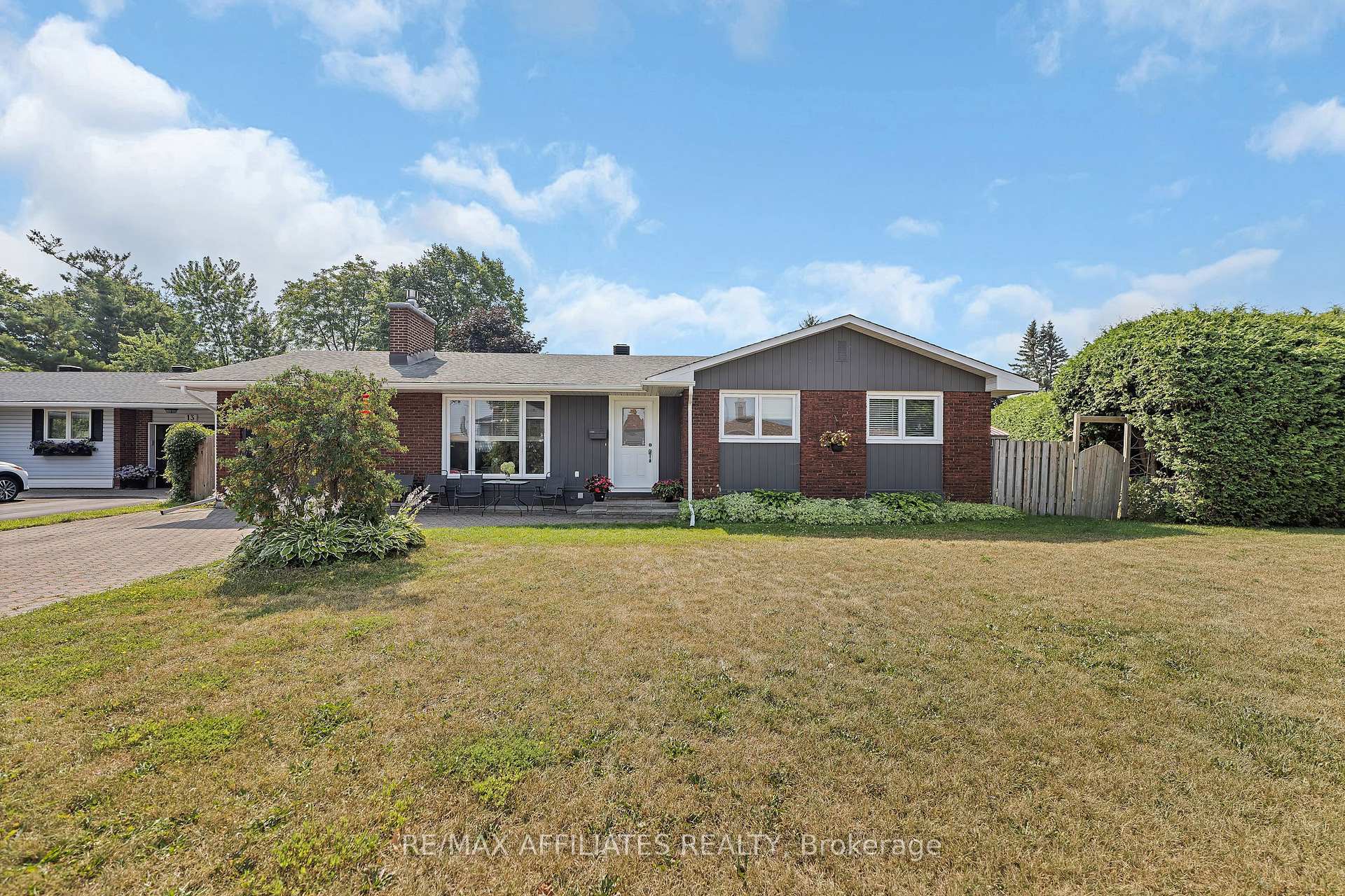 11 Tripp Crescent  Barrhaven ON K2J 1C5 photo