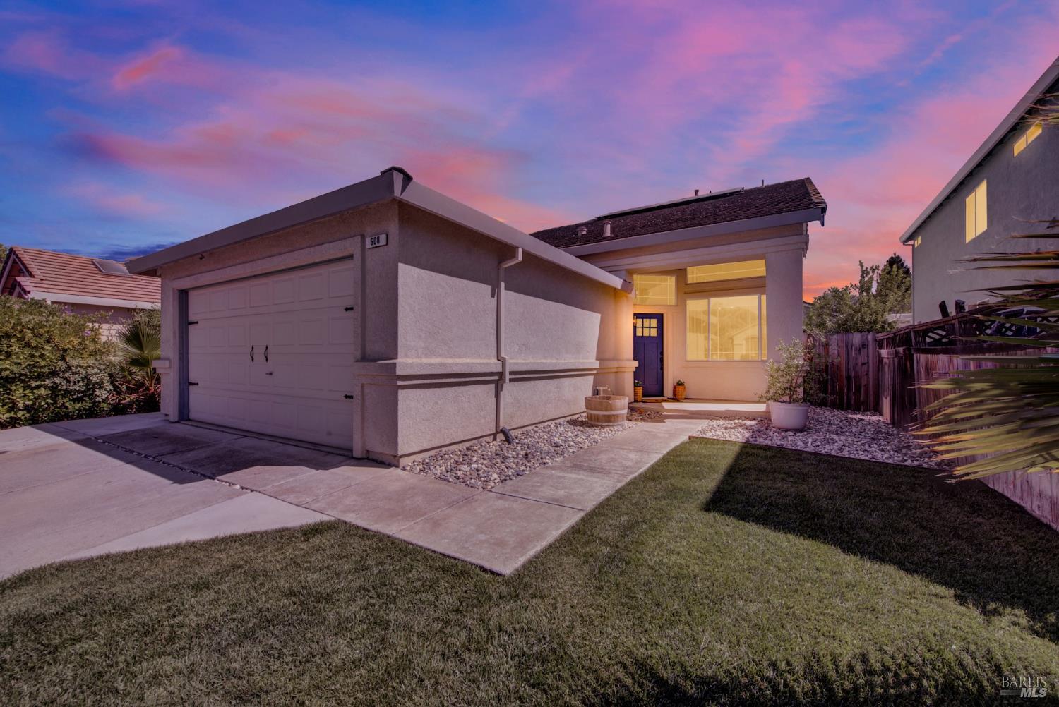 Property Photo: 608 Edenderry Drive CA 95688