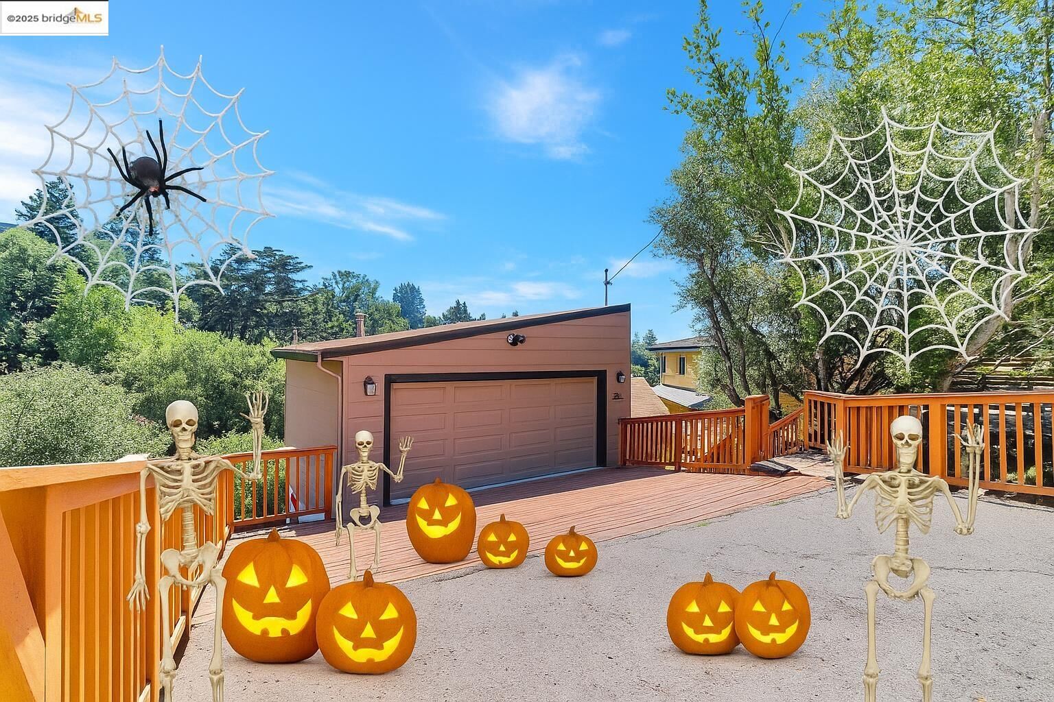 Property Photo:  6659 Exeter Dr  CA 94611 