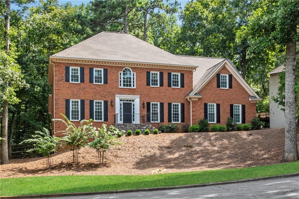 Property Photo: 215 Cliffchase Close GA 30076