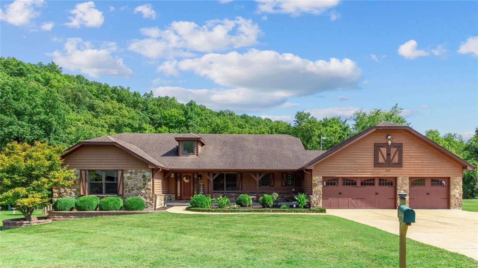 Property Photo: 2258 Oak Valley Drive MO 63010