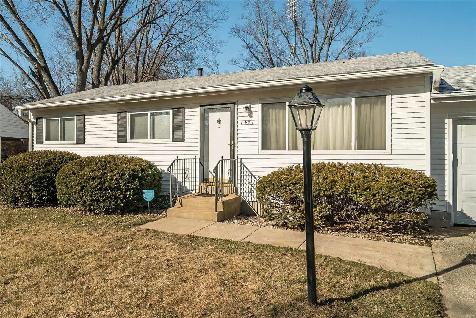 Property Photo: 1477 Broadlawns Lane MO 63138