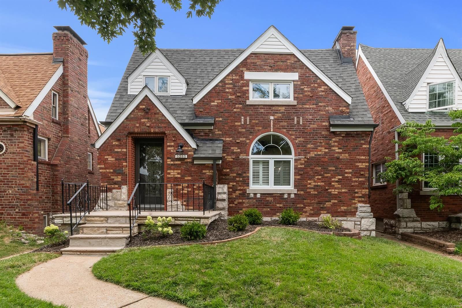 Property Photo: 5233 Lindenwood Avenue MO 63109