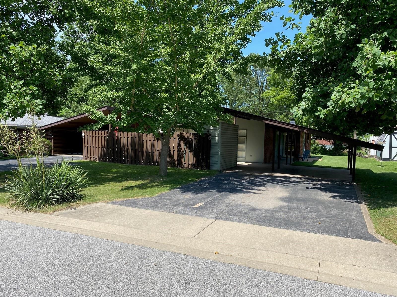 Property Photo: 6 Carlin Drive IL 62208