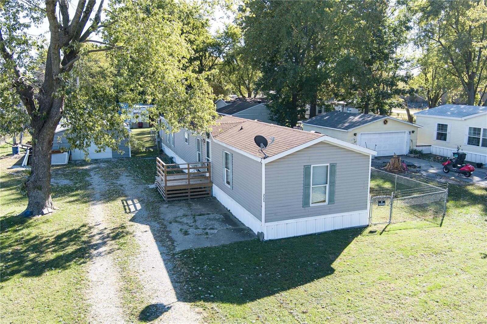 Property Photo:  224 Richmond Dr.  IL 62208 