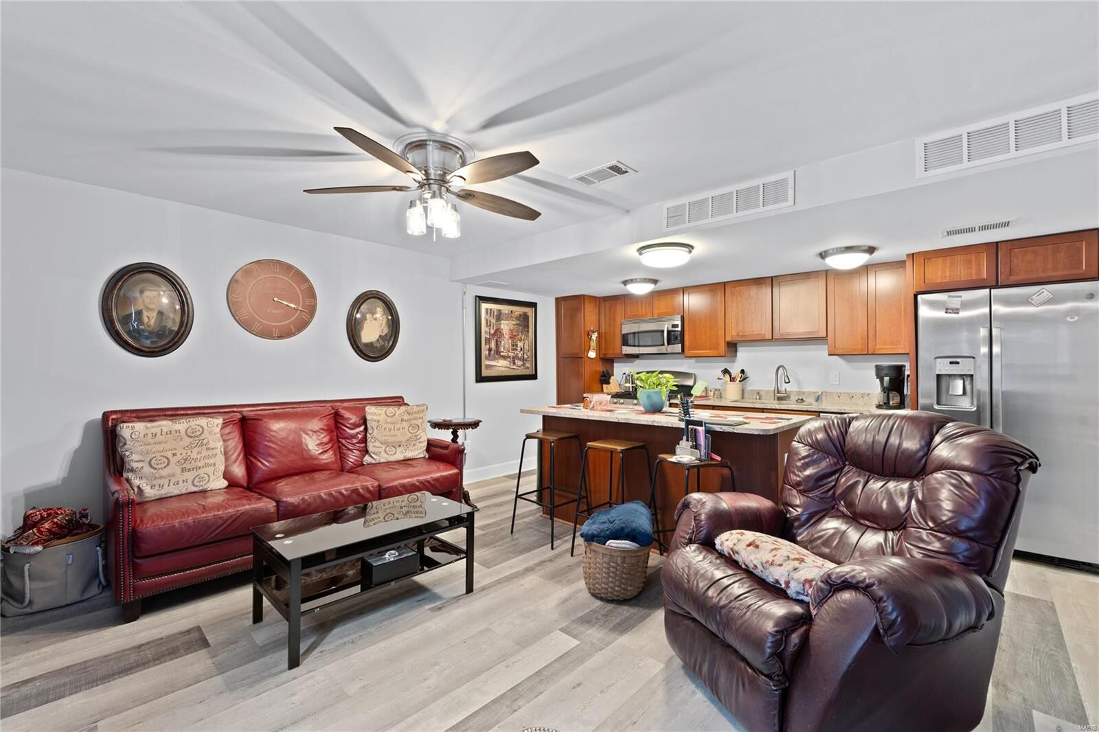 Property Photo: 1150 Rue La Chelle MO 63141