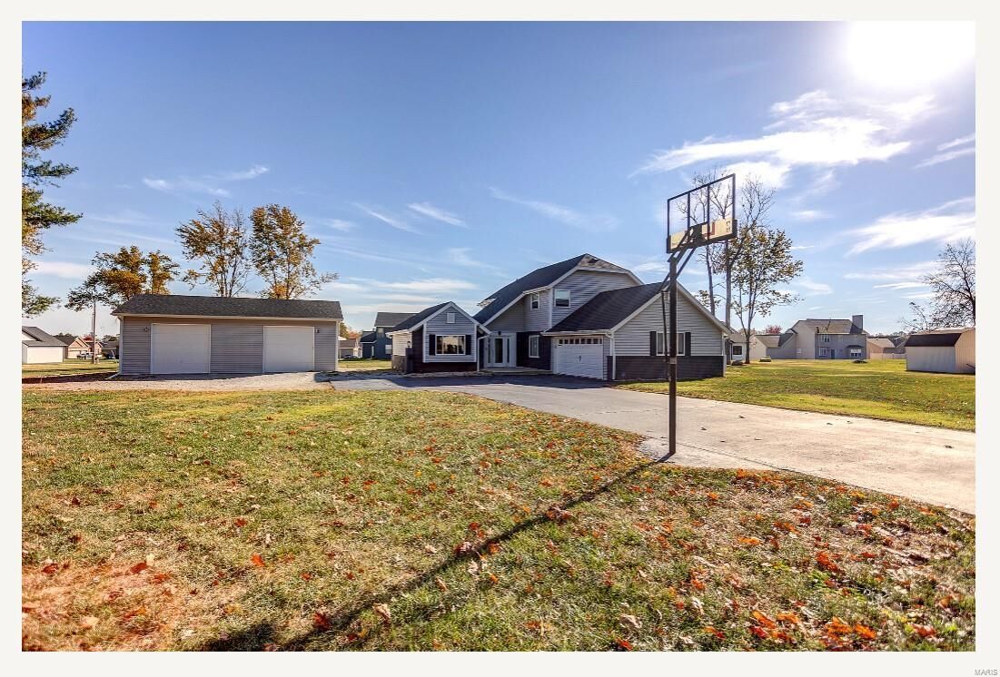 Property Photo: 501 Coventry Road IL 62294