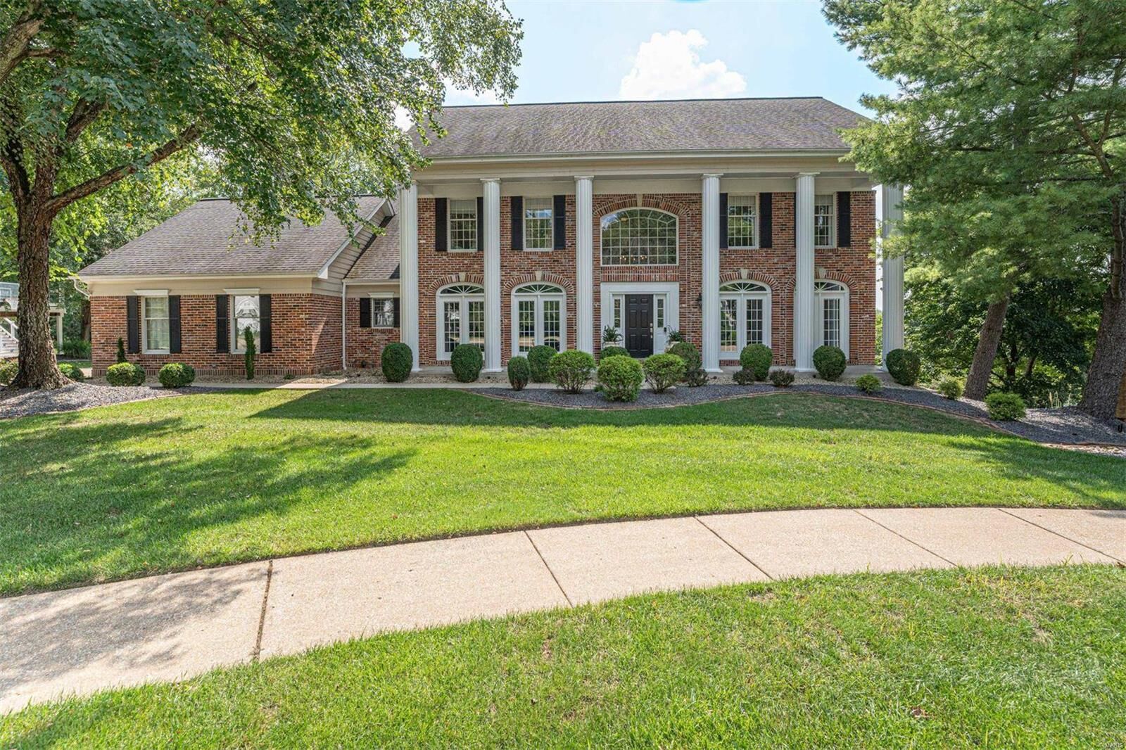 Property Photo: 17752 Greystone Terrace Drive MO 63005