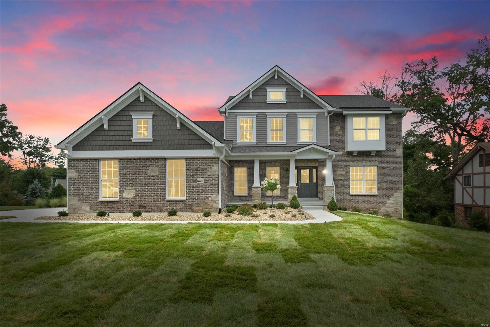 Property Photo: 1425 Fairbrook Drive MO 63131