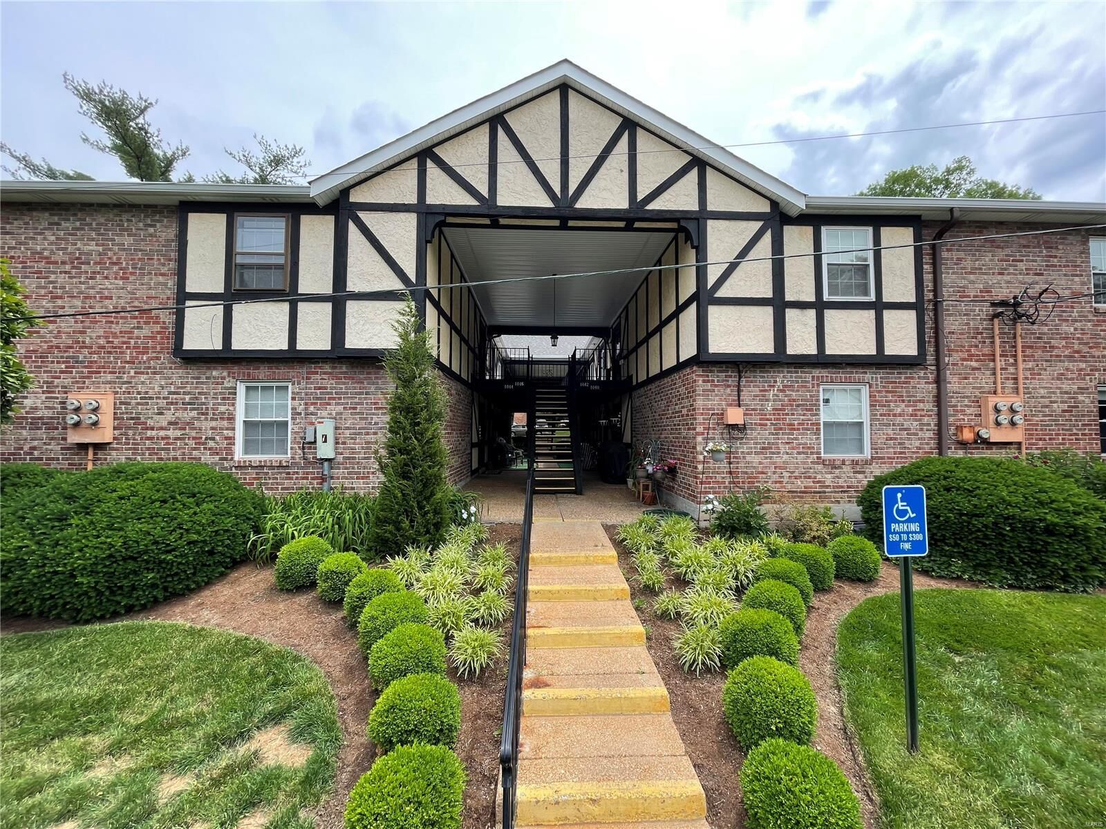 Property Photo: 1046 Pinegate Drive MO 63122